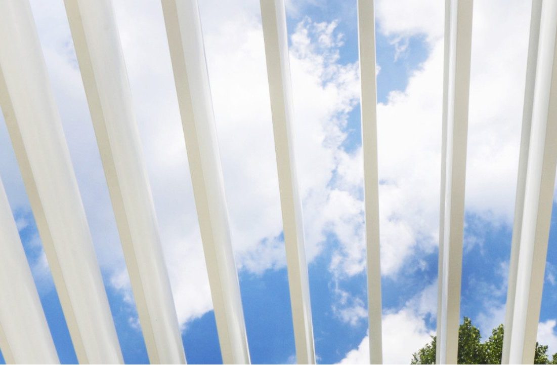 Motorized louvered roof.